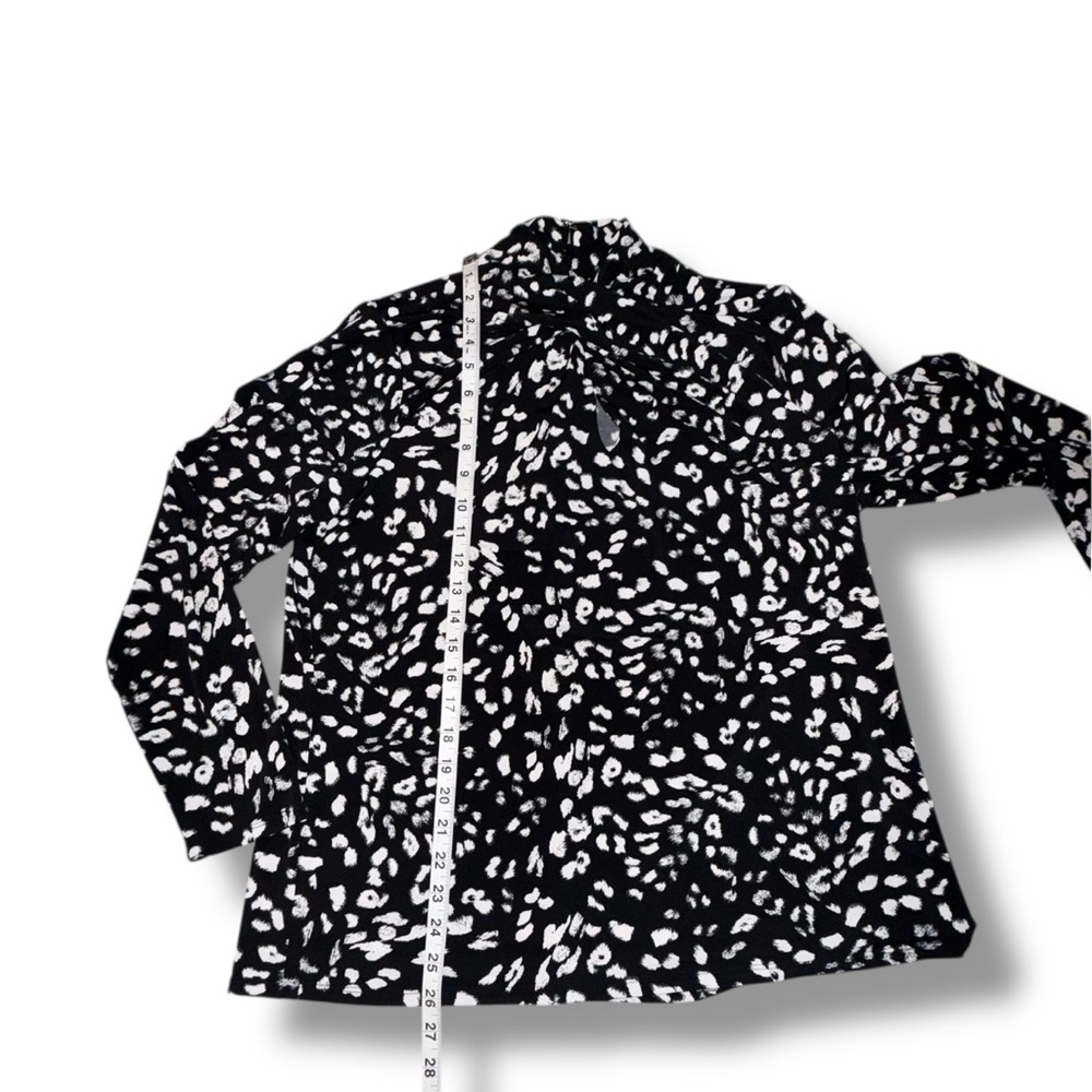 VINCE CAMUTO Abstract Animal Print High-Collar Keyhole Blouse - Rick Black 1X - Picture 11 of 13
